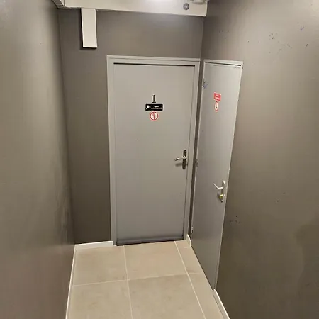 Apartment Station Gare